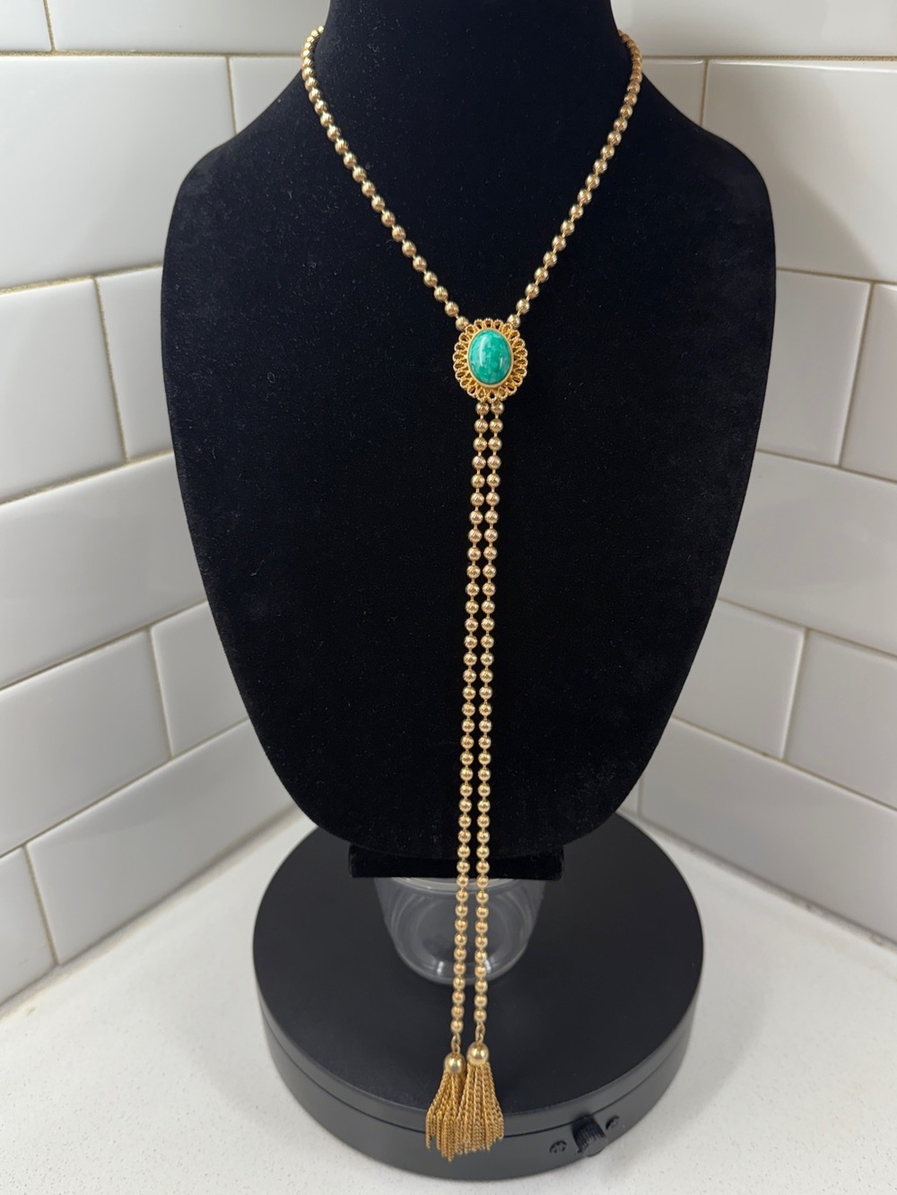 Avon Gold-Tone Lariat Necklace with Green Oval Cabochon